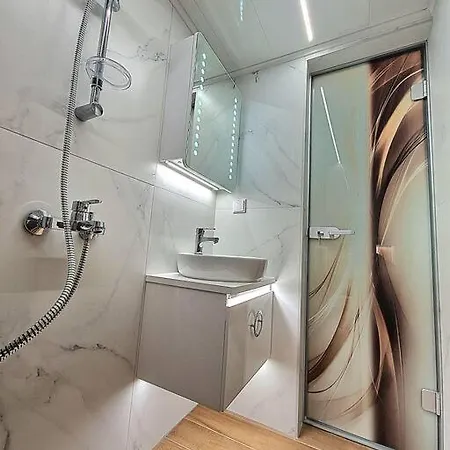 Luxury Apartment. 75 Inches Tv Apartament