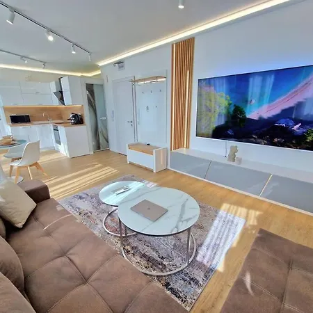 Apartament Luxury Apartment. 75 Inches Tv *