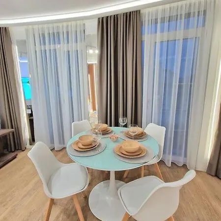 Luxury Apartment. 75 Inches Tv Apartament *