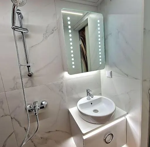 Luxury Apartment. 75 Inches Tv Appartamento *