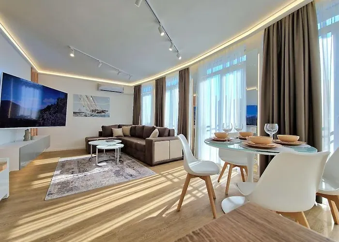 Luxury Apartment. 75 Inches Tv Appartamento