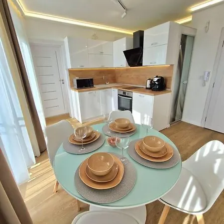 Luxury Apartment. 75 Inches Tv * Varna