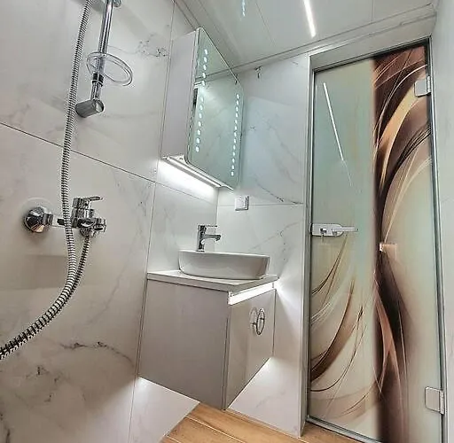 Luxury Apartment. 75 Inches Tv Apartament