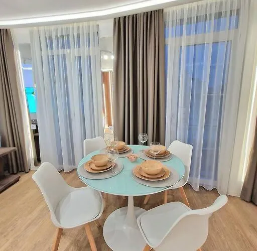 Luxury Apartment. 75 Inches Tv Apartment *