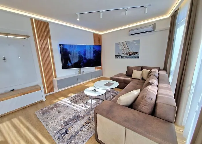 Luxury Apartment. 75 Inches Tv Apartament