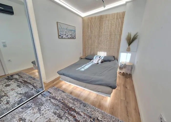 Apartment Luxury Apartment. 75 Inches Tv Varna